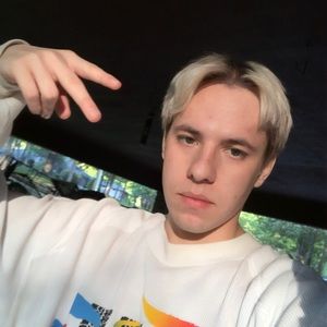 Meet your Posher, Christian